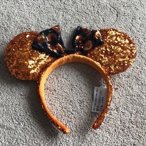 Minnie mouse ears